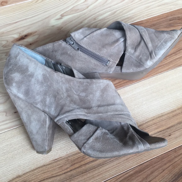 BCBG open toe Booties - Picture 4 of 6